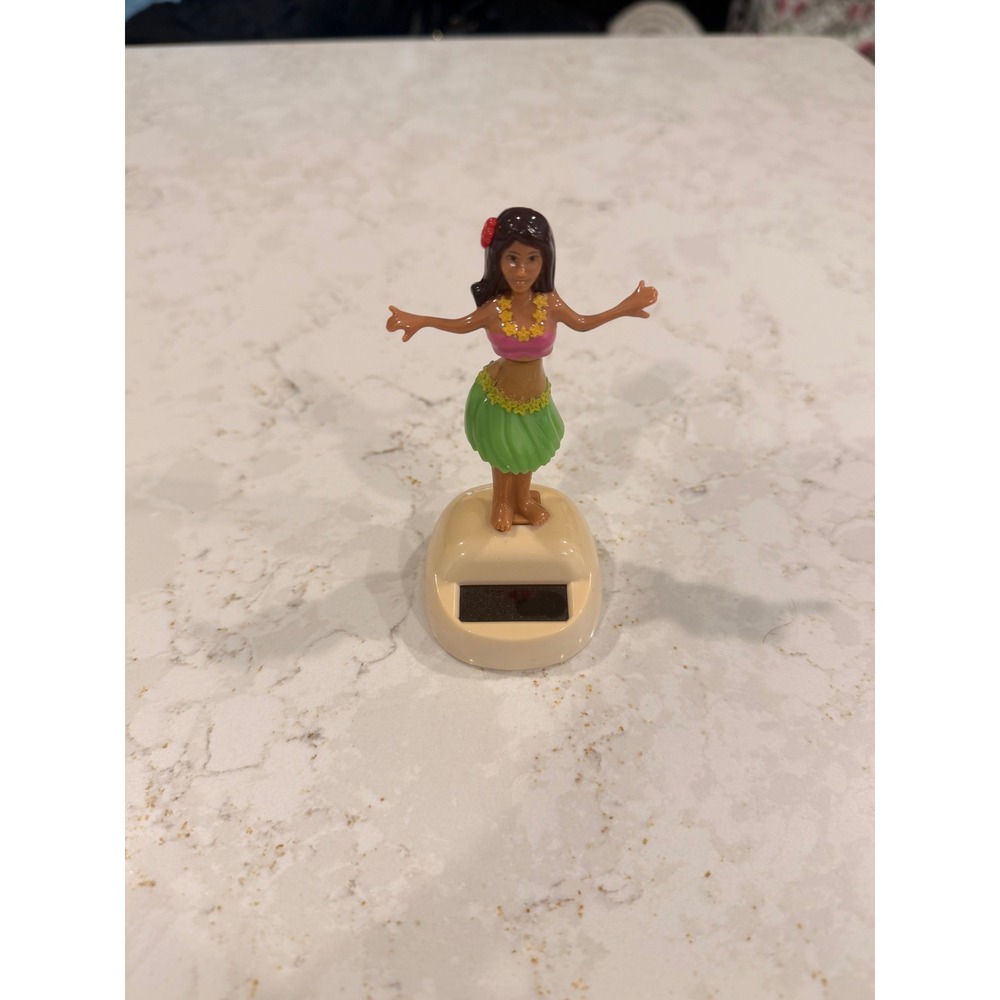 Solar Powered Dancing Hula Girl Dashboard Doll Hawaiian Figurine Green Skirt